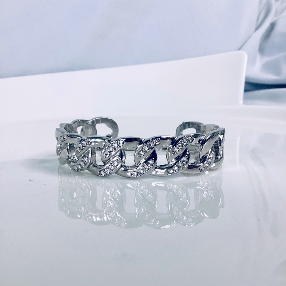 Guess Cuff Toggle Bracelet